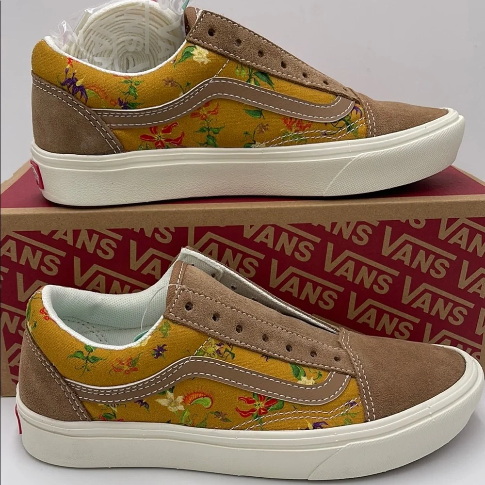 Vans WMNS Floral Tan Sneakers Comfycush Old
Fatal Floral Golden Brow
VN0A5DYC1M7 - Picture 1 of 16